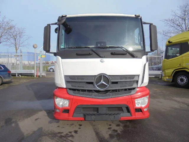 Mercedes-Benz Actros 2340 6X2 EUR 6 - Камион со кабинска шасија: слика 2 Mercedes-Benz Actros 2340 6X2 EUR 6 - Камион со кабинска шасија: слика 2