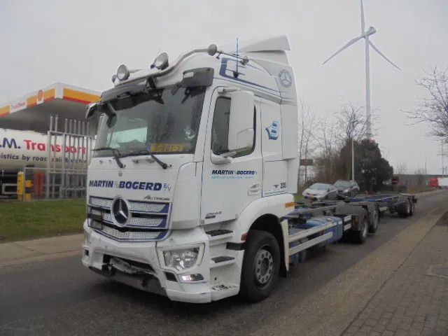 Mercedes-Benz Actros 2543 NL TRUCK - Транспортер на контејнер/ Камион со променливо тело: слика 1 Mercedes-Benz Actros 2543 NL TRUCK - Транспортер на контејнер/ Камион со променливо тело: слика 1