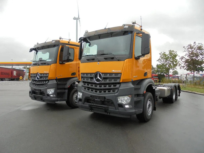 Mercedes-Benz Arocs 2848 6X2 NEW DEMO - Камион со кабинска шасија: слика 1 Mercedes-Benz Arocs 2848 6X2 NEW DEMO - Камион со кабинска шасија: слика 1