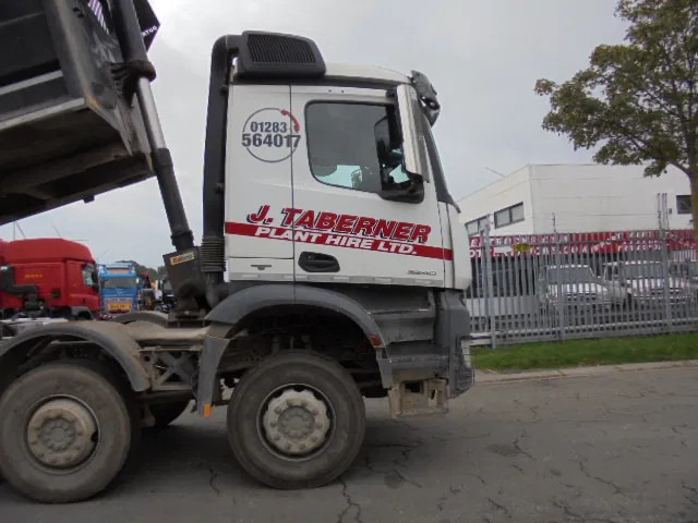 Mercedes-Benz Arocs 3240 K 8X4 - Кипер: слика 4 Mercedes-Benz Arocs 3240 K 8X4 - Кипер: слика 4