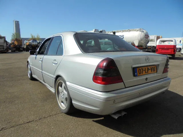 Mercedes-Benz C-Klasse 43 AMG - Седан: слика 4 Mercedes-Benz C-Klasse 43 AMG - Седан: слика 4