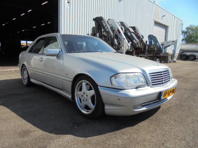 Mercedes-Benz C-Klasse 43 AMG - Седан: слика 2 Mercedes-Benz C-Klasse 43 AMG - Седан: слика 2