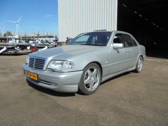 Mercedes-Benz C-Klasse 43 AMG - Седан: слика 1 Mercedes-Benz C-Klasse 43 AMG - Седан: слика 1
