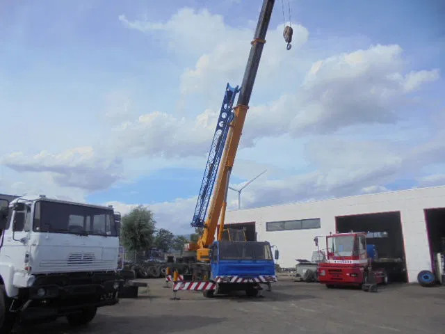 PPM ATT 350 4X4X4 - Кран за секакви терени: слика 2 PPM ATT 350 4X4X4 - Кран за секакви терени: слика 2
