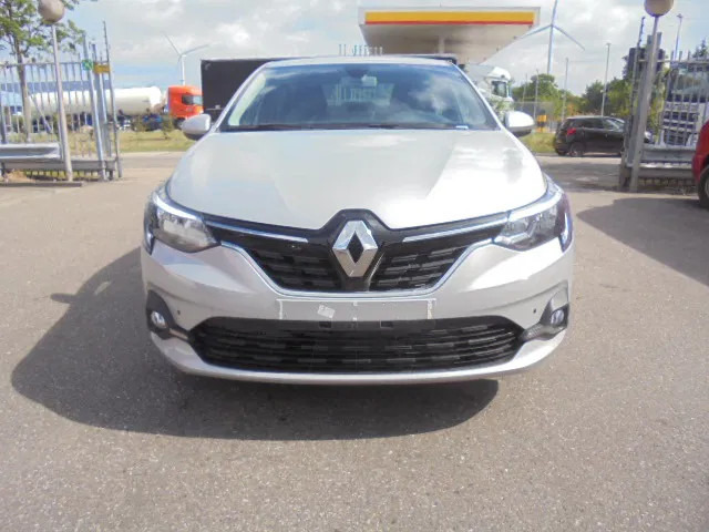 Renault Taliant 1.0 TURBO NEW TAX FREE - Седан: слика 2 Renault Taliant 1.0 TURBO NEW TAX FREE - Седан: слика 2