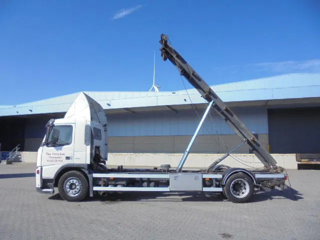 Volvo FM 260 MANUAL GEAR NL TRUCK - Камион со кабелски систем: слика 5 Volvo FM 260 MANUAL GEAR NL TRUCK - Камион со кабелски систем: слика 5