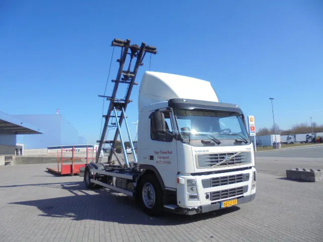 Volvo FM 260 MANUAL GEAR NL TRUCK - Камион со кабелски систем: слика 3 Volvo FM 260 MANUAL GEAR NL TRUCK - Камион со кабелски систем: слика 3