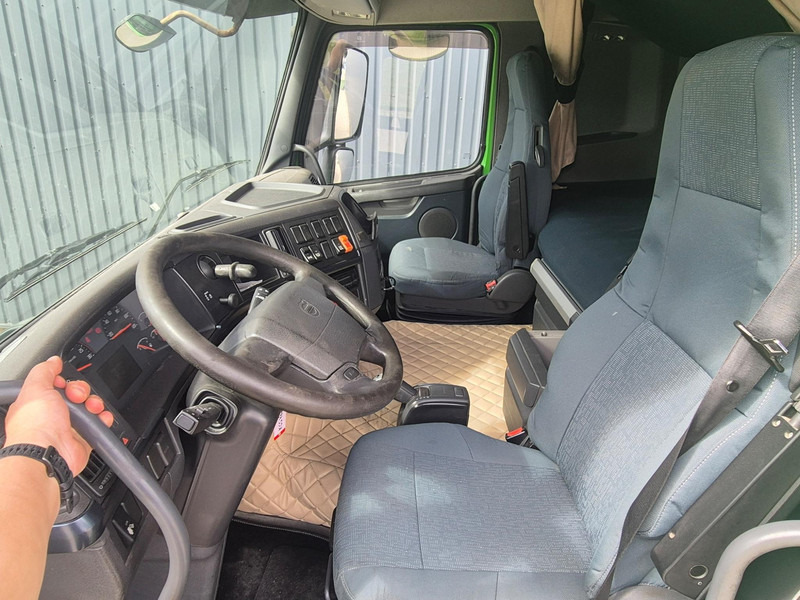 Камион влекач Volvo FH 460: слика 7
