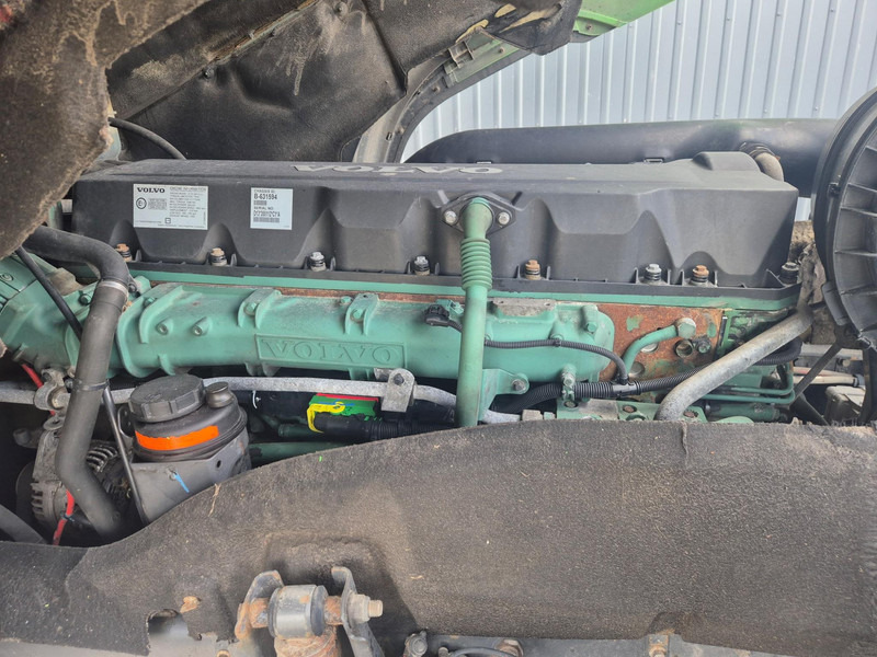 Камион влекач Volvo FH 460: слика 17