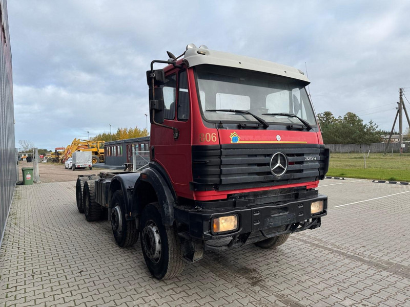 Mercedes-Benz 3234 - Камион со кабинска шасија: слика 2 Mercedes-Benz 3234 - Камион со кабинска шасија: слика 2