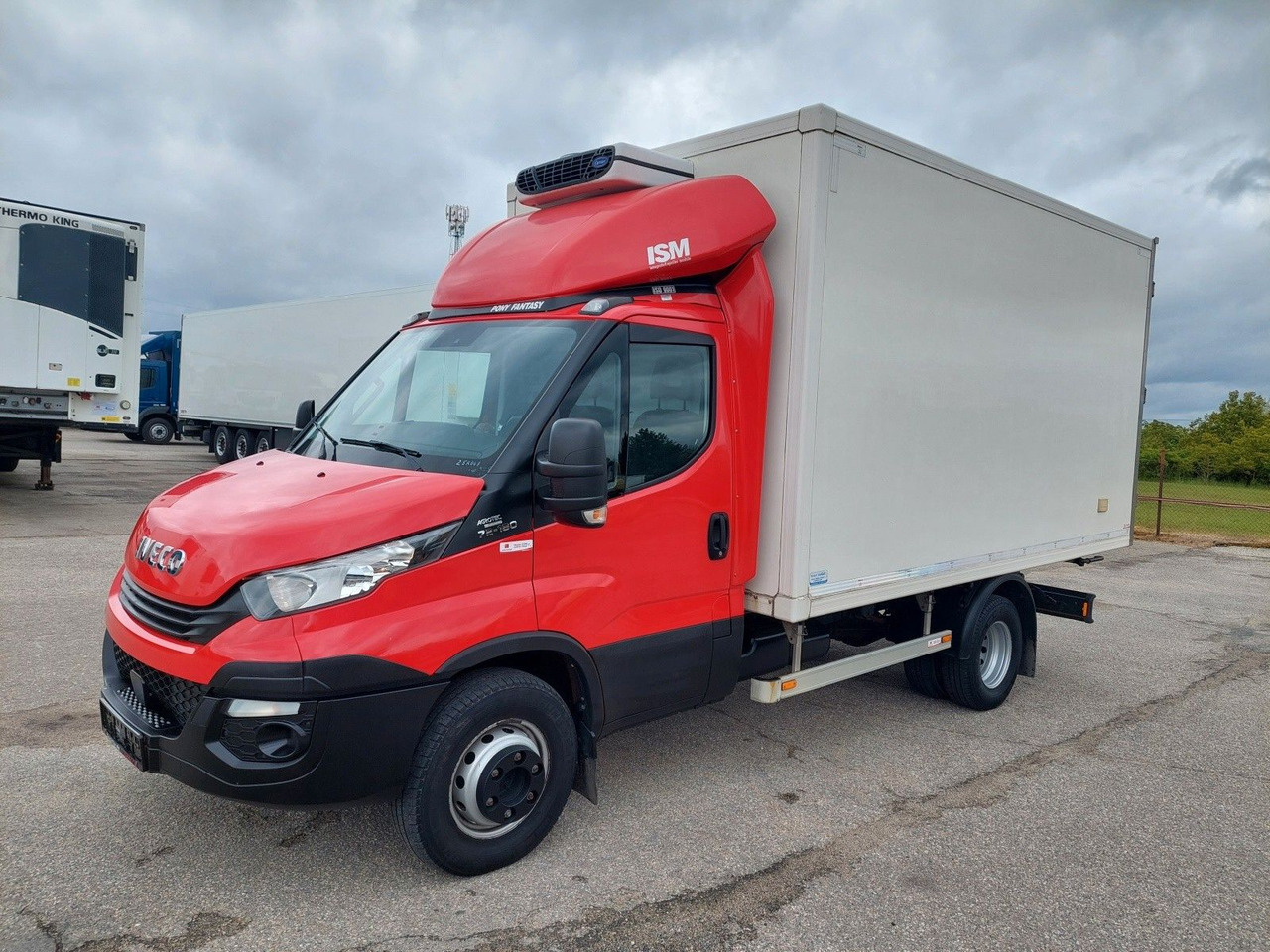 Iveco Daily 70 C18 Carrier Rohrbahnen Fleischhaken - Комбе ладилник: слика 1 Iveco Daily 70 C18 Carrier Rohrbahnen Fleischhaken - Комбе ладилник: слика 1