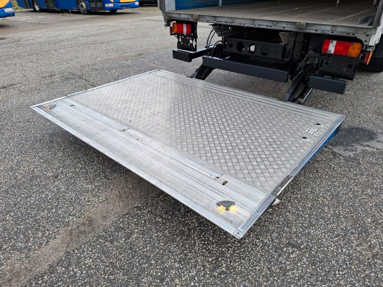 MAN TGL 12.250 BL 4x2 - Камион со церада: слика 5 MAN TGL 12.250 BL 4x2 - Камион со церада: слика 5