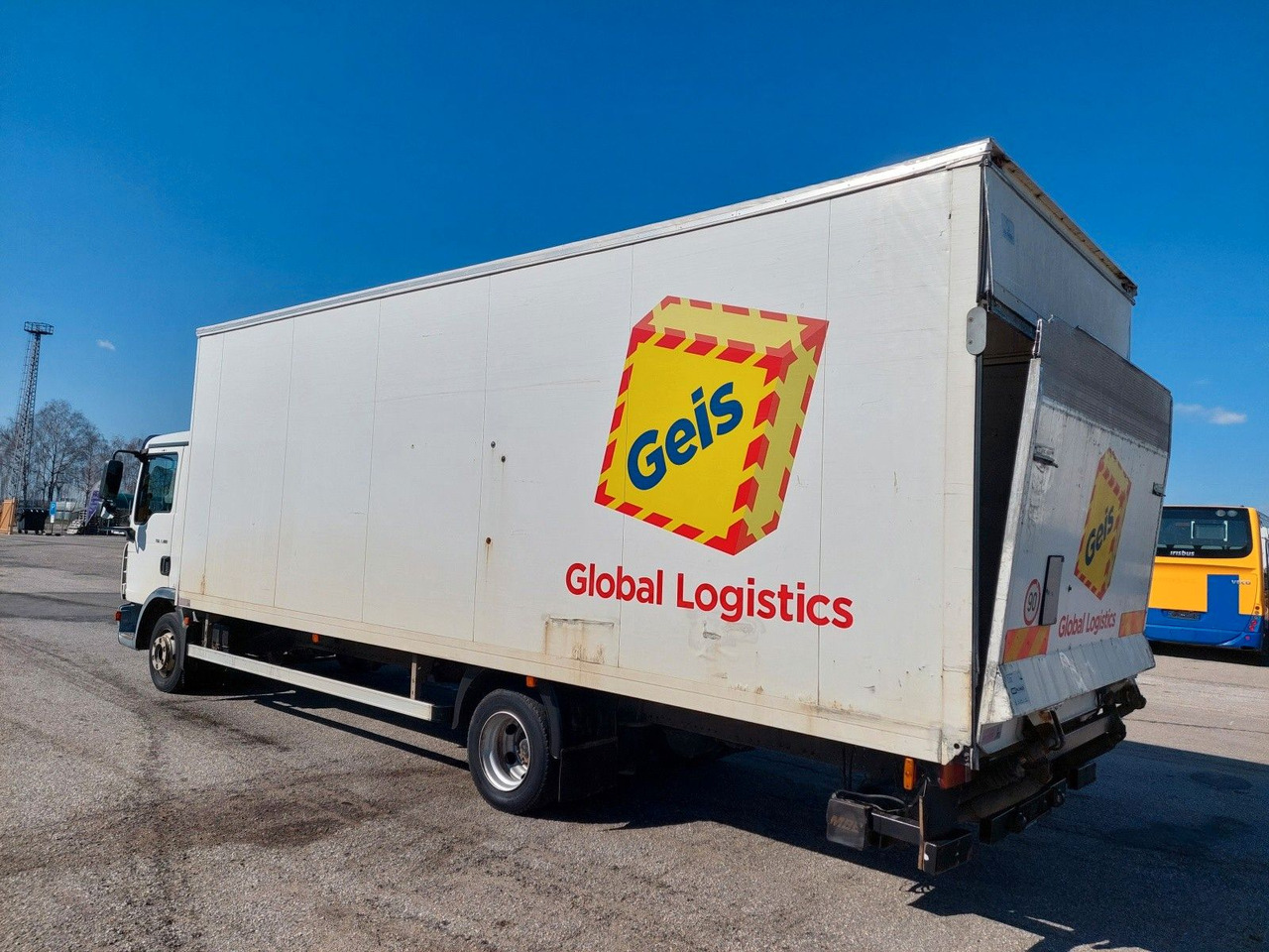 MAN TGL 7.180 4X2 BL - Комбе фургон: слика 3 MAN TGL 7.180 4X2 BL - Комбе фургон: слика 3
