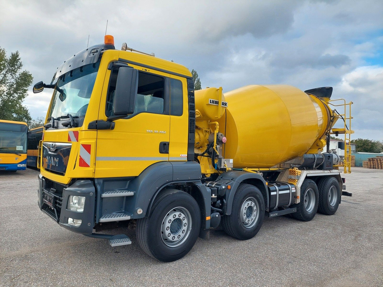 MAN TGS 32.460 8X4 BB Liebherr 9 m³ - Камион миксер за бетон: слика 1 MAN TGS 32.460 8X4 BB Liebherr 9 m³ - Камион миксер за бетон: слика 1