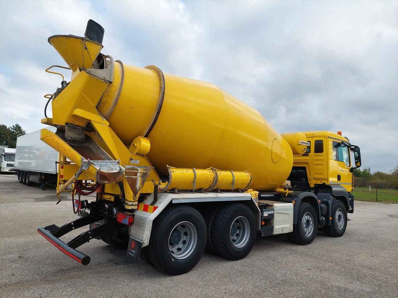 MAN TGS 32.460 8X4 BB Liebherr 9 m³ - Камион миксер за бетон: слика 4 MAN TGS 32.460 8X4 BB Liebherr 9 m³ - Камион миксер за бетон: слика 4