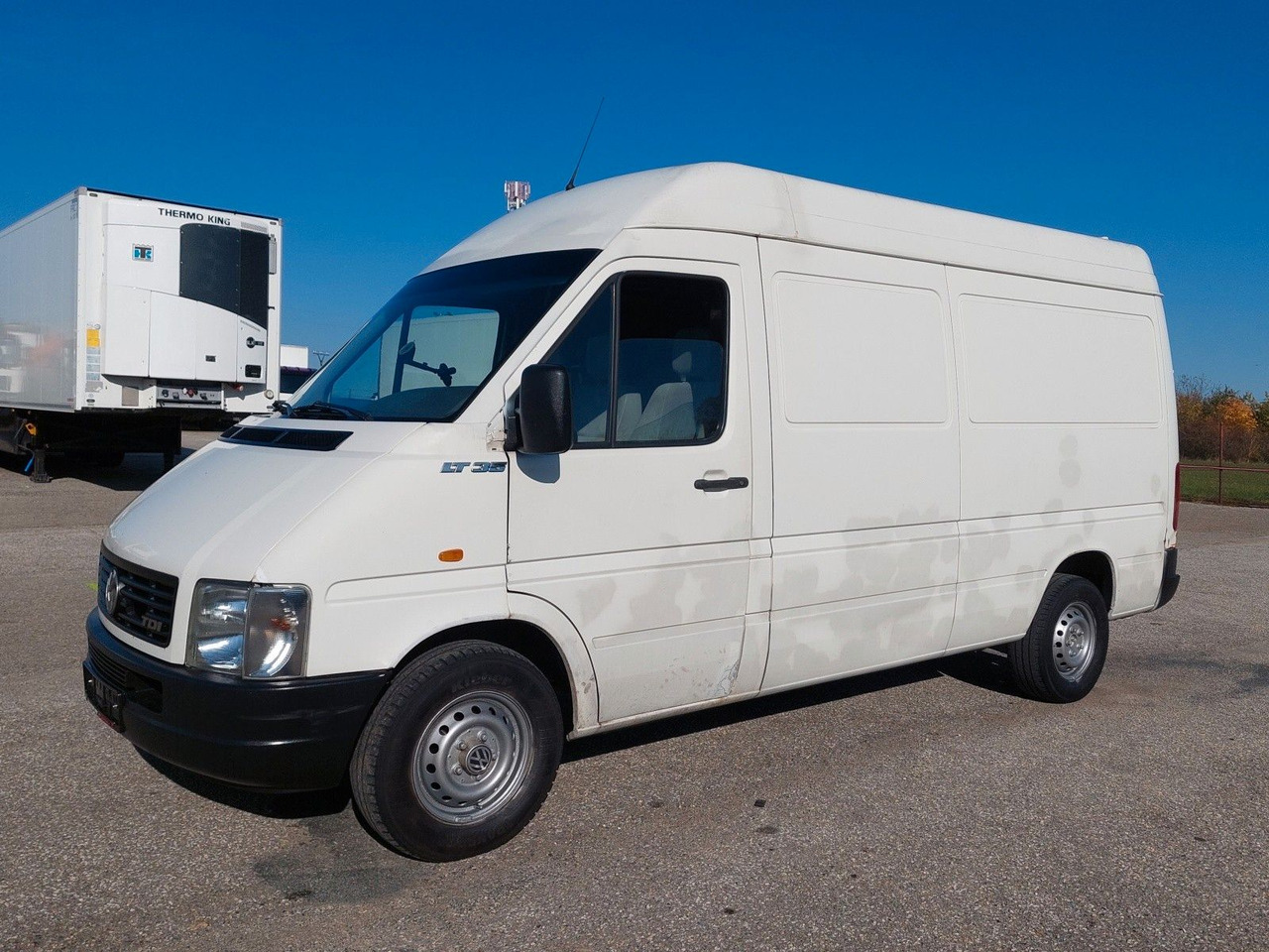 Volkswagen LT Kasten-Kombi 35 L2H2 Hochraum - Комбе фургон: слика 1 Volkswagen LT Kasten-Kombi 35 L2H2 Hochraum - Комбе фургон: слика 1
