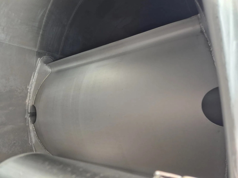 Приколка цистерна за транспорт на млеко ETA INSULATED INOX TANK 16500L - 1 COMP: слика 13
