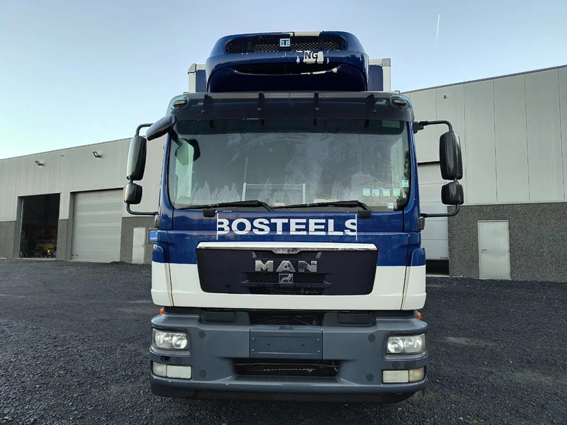 MAN TGM 18.250 2 COMPARTMENTS - 2000KG TAIL LIFT - PROBLEM COOLING UNIT - Камион ладилник: слика 2 MAN TGM 18.250 2 COMPARTMENTS - 2000KG TAIL LIFT - PROBLEM COOLING UNIT - Камион ладилник: слика 2