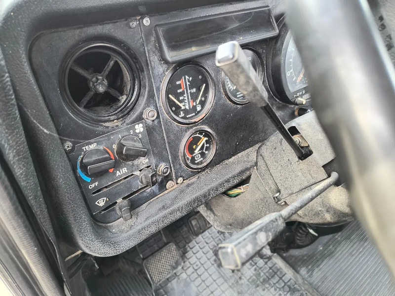 Камион со кран Volvo NL12 420 6x4 CRANE 60T/M - VIDEOS AVAILABLE: слика 11 Камион со кран Volvo NL12 420 6x4 CRANE 60T/M - VIDEOS AVAILABLE: слика 11