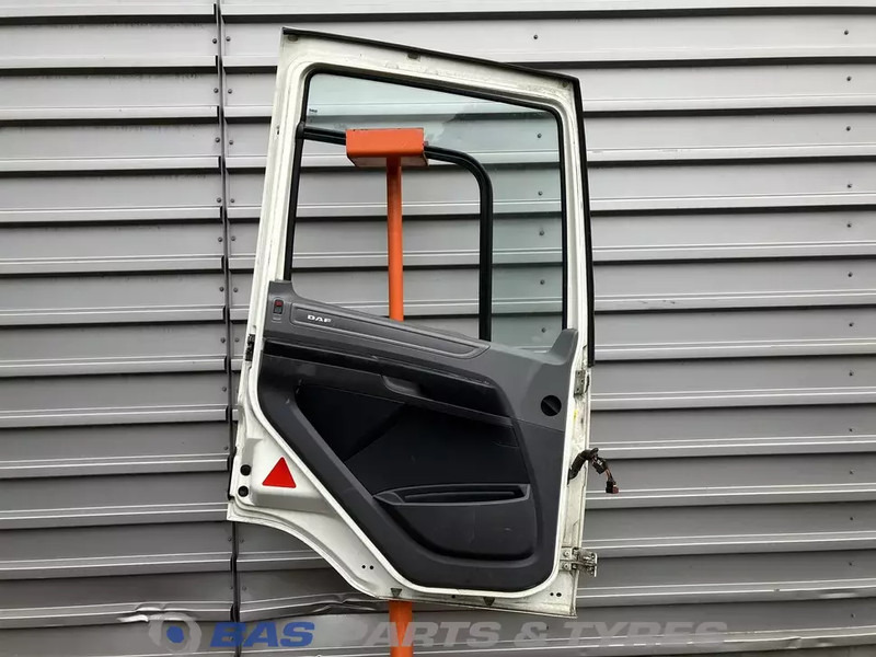 DAF CF Euro 6 Portier Links DAF 1836599 - Врата и делови за Камион: слика 2 DAF CF Euro 6 Portier Links DAF 1836599 - Врата и делови за Камион: слика 2
