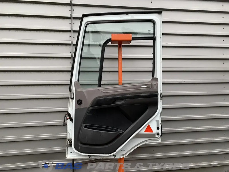 DAF CF Euro 6 Portier Rechts DAF 1355334 - Врата и делови за Камион: слика 4 DAF CF Euro 6 Portier Rechts DAF 1355334 - Врата и делови за Камион: слика 4