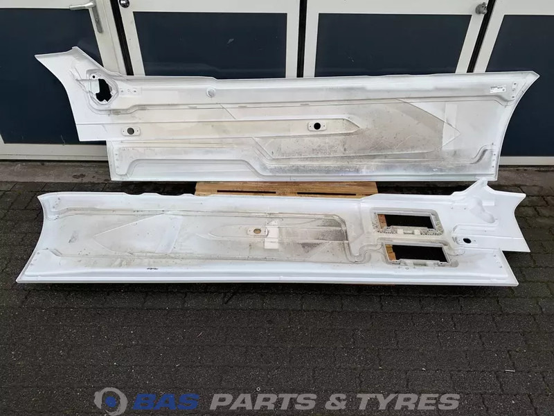 DAF XG Sideskirt Set DAF 2292740 - Каросерија и екстериер за Камион: слика 4 DAF XG Sideskirt Set DAF 2292740 - Каросерија и екстериер за Камион: слика 4