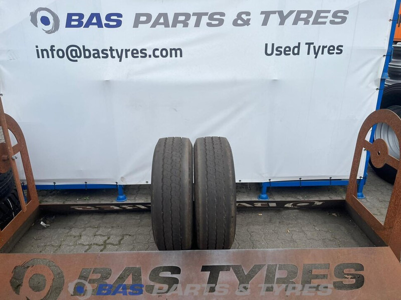 Goodyear Goodyear 245/70R17.5 KMAX T G2 143/146 J M+S 3PMSF gebruikte set - Гума за Камион: слика 1 Goodyear Goodyear 245/70R17.5 KMAX T G2 143/146 J M+S 3PMSF gebruikte set - Гума за Камион: слика 1