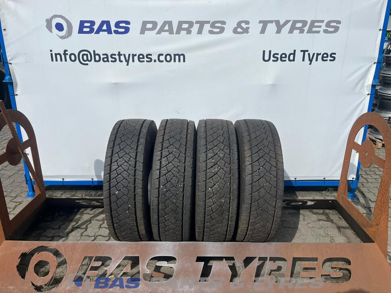 Goodyear Goodyear 285/70R19.5 KMAX D 146/144 M+S 3PMSF gebruikte set - Гума за Камион: слика 1 Goodyear Goodyear 285/70R19.5 KMAX D 146/144 M+S 3PMSF gebruikte set - Гума за Камион: слика 1