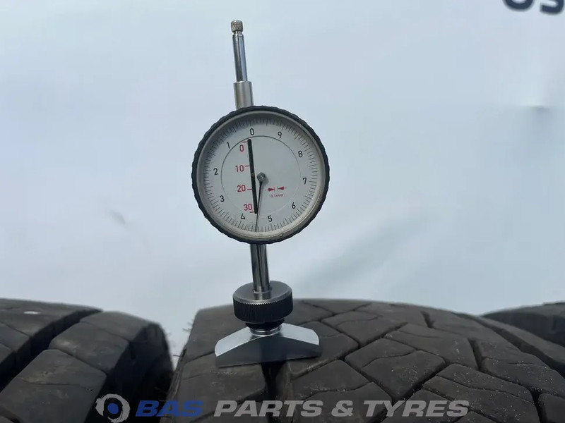 Goodyear Goodyear 285/70R19.5 KMAX D 146/144 M+S 3PMSF gebruikte set - Гума за Камион: слика 3 Goodyear Goodyear 285/70R19.5 KMAX D 146/144 M+S 3PMSF gebruikte set - Гума за Камион: слика 3