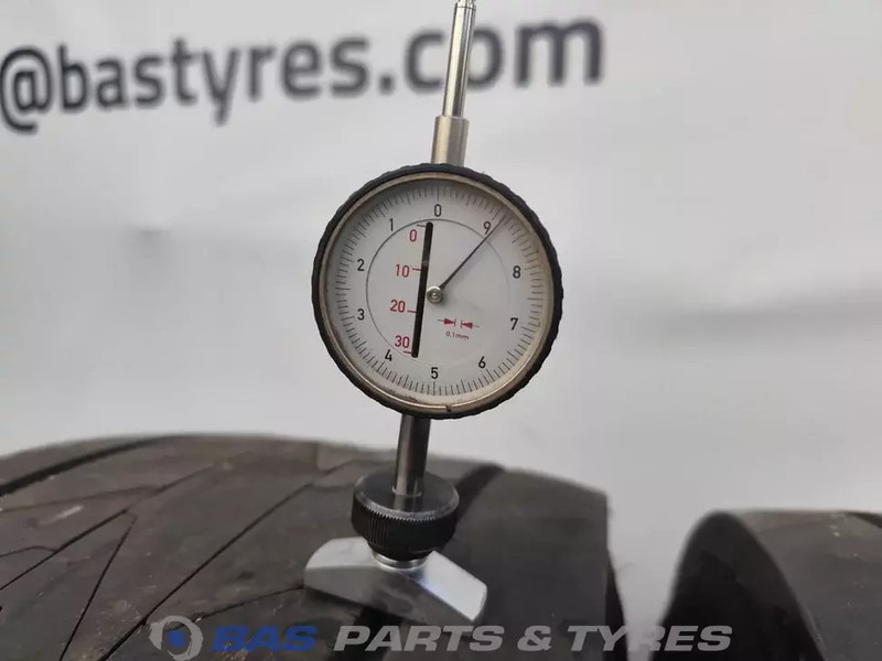 Goodyear Goodyear 315/70R22.5 156/150 M+S 3PMSF gebruikte set - Гума за Камион: слика 3 Goodyear Goodyear 315/70R22.5 156/150 M+S 3PMSF gebruikte set - Гума за Камион: слика 3