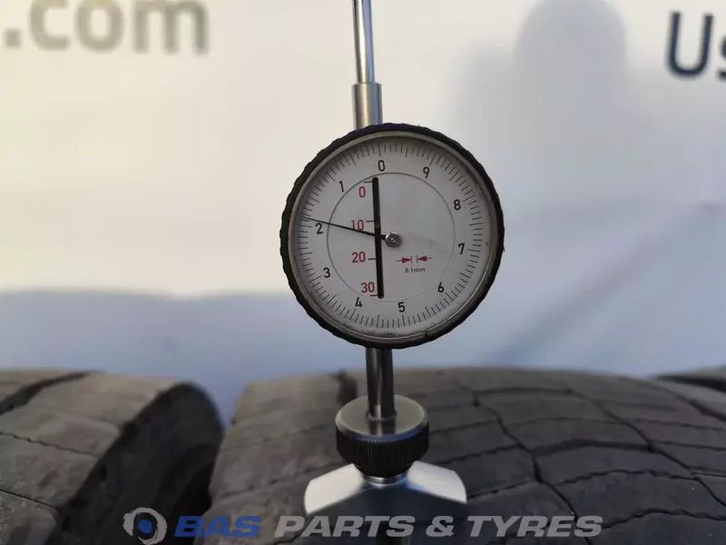 Hankook Hankook 315/70R22.5 DH51 154/150 M+S 3PMSF gebruikte set - Гума за Камион: слика 3 Hankook Hankook 315/70R22.5 DH51 154/150 M+S 3PMSF gebruikte set - Гума за Камион: слика 3