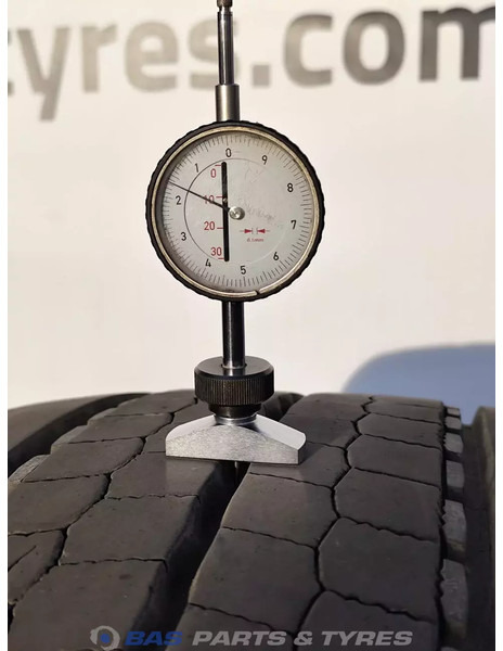 Hankook Hankook 385/65R22.5 AH51 160 K M+S 3PMSF gebruikte set - Гума за Камион: слика 3 Hankook Hankook 385/65R22.5 AH51 160 K M+S 3PMSF gebruikte set - Гума за Камион: слика 3