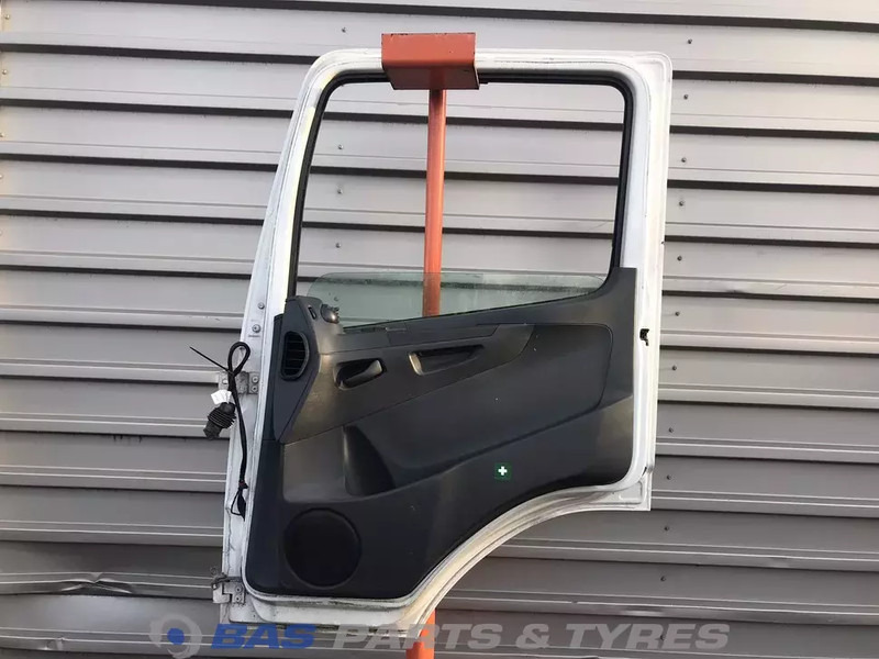 Mercedes-Benz Atego Portier Rechts Mercedes A 940 720 04 05 - Врата и делови за Камион: слика 2 Mercedes-Benz Atego Portier Rechts Mercedes A 940 720 04 05 - Врата и делови за Камион: слика 2