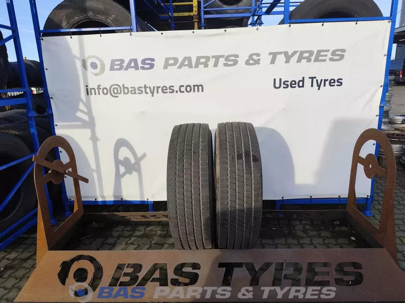 Pirelli Pirelli 315/70R22.5 FR01 II gebruikte set - Гума за Камион: слика 1 Pirelli Pirelli 315/70R22.5 FR01 II gebruikte set - Гума за Камион: слика 1
