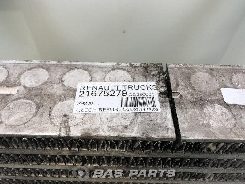 Renault Intercooler Renault 7421675279 - Интеркулер за Камион: слика 3 Renault Intercooler Renault 7421675279 - Интеркулер за Камион: слика 3