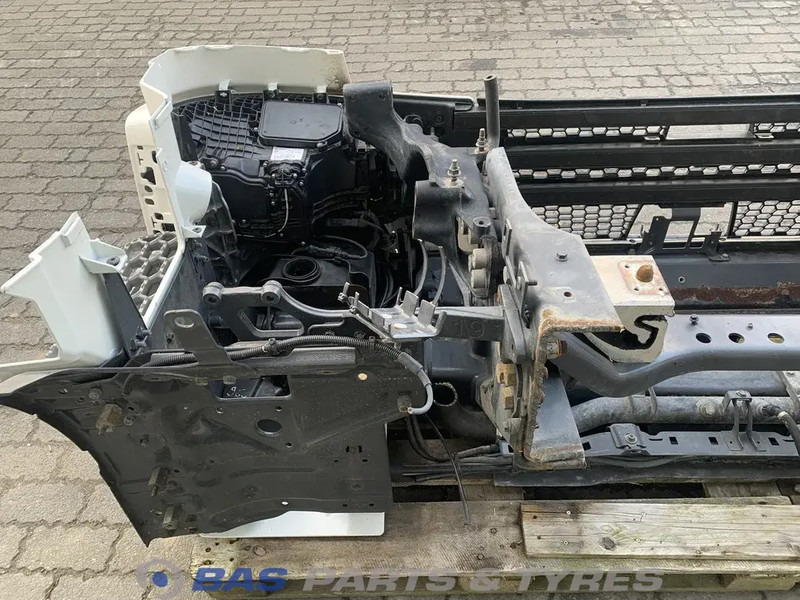 Scania R-Serie Bumper Scania 3082333 - Браник за Камион: слика 4 Scania R-Serie Bumper Scania 3082333 - Браник за Камион: слика 4