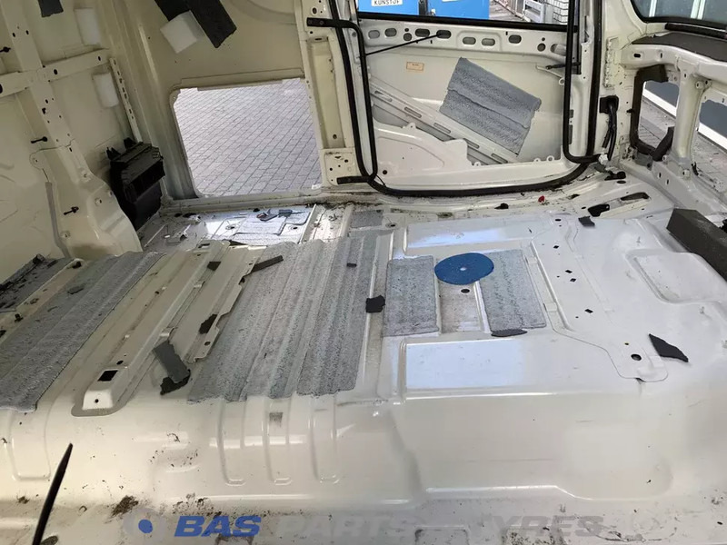 Scania R-Serie NextGen Scania CR-20 Highline L3H2 2044113 - Кабина и ентериер за Камион: слика 5 Scania R-Serie NextGen Scania CR-20 Highline L3H2 2044113 - Кабина и ентериер за Камион: слика 5