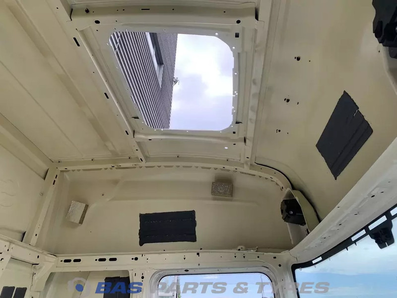 Scania R-Serie NextGen Scania CR-20 Highline L3H2 2047000 - Кабина и ентериер за Камион: слика 5 Scania R-Serie NextGen Scania CR-20 Highline L3H2 2047000 - Кабина и ентериер за Камион: слика 5