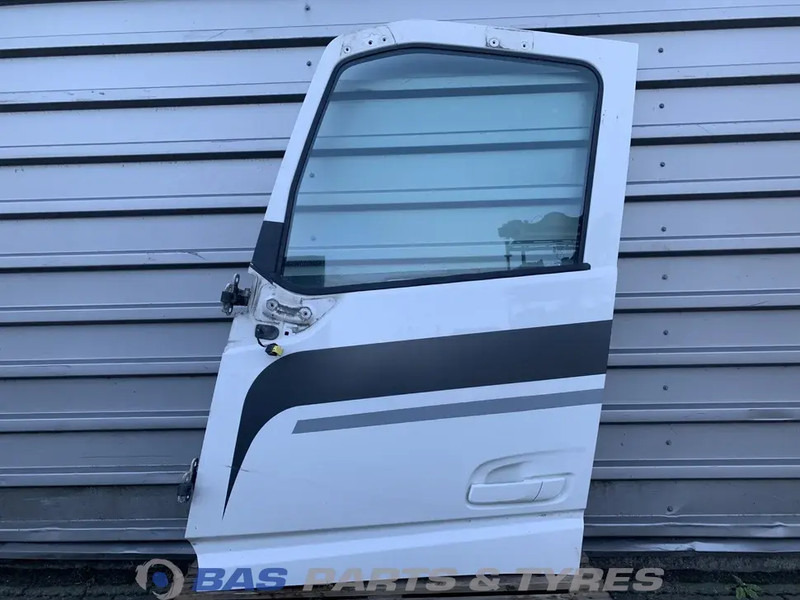 Volvo FH4 - Врата и делови за Камион: слика 2 Volvo FH4 - Врата и делови за Камион: слика 2
