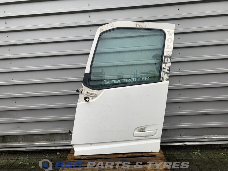 Volvo FH4 - Врата и делови за Камион: слика 1 Volvo FH4 - Врата и делови за Камион: слика 1