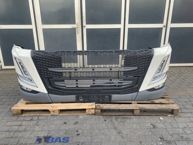 Volvo FM5 Bumper Volvo 78670304 - Браник за Камион: слика 1 Volvo FM5 Bumper Volvo 78670304 - Браник за Камион: слика 1