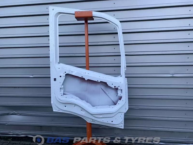 Volvo FM5 - Врата и делови за Камион: слика 2 Volvo FM5 - Врата и делови за Камион: слика 2