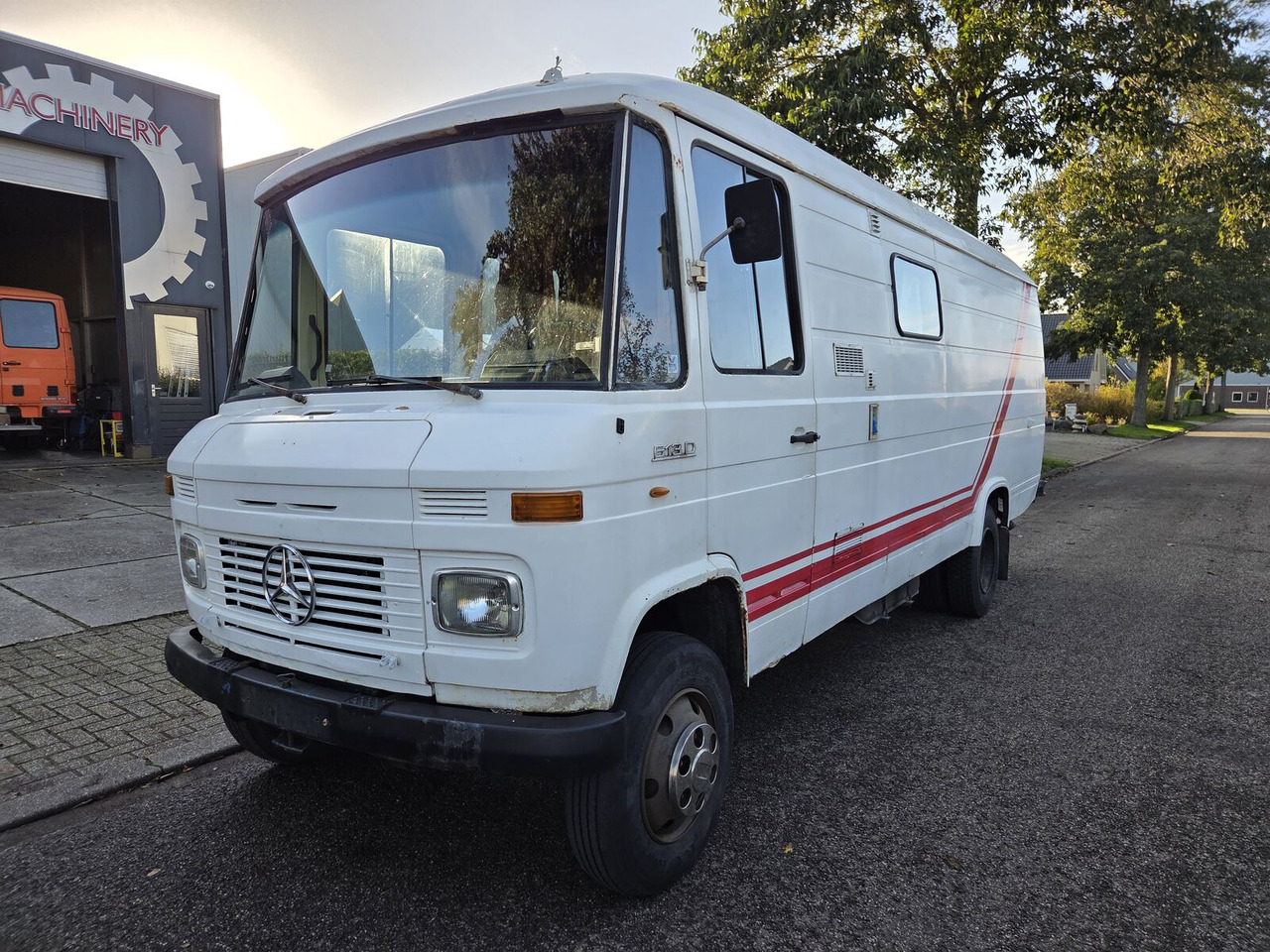 Mercedes-Benz L 613 D buscamper - Кампер комбе: слика 1 Mercedes-Benz L 613 D buscamper - Кампер комбе: слика 1
