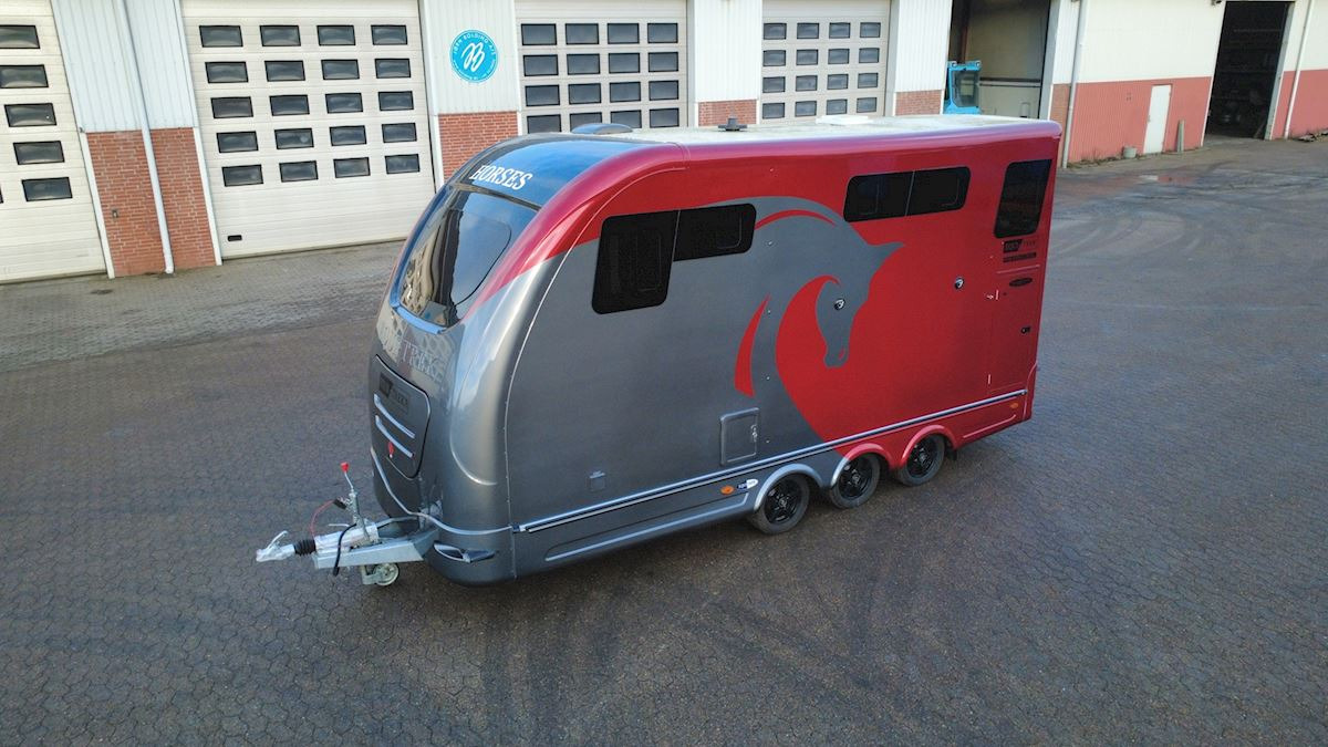 Equi-Trek Star-Treka - Приколка за коњи: слика 1 Equi-Trek Star-Treka - Приколка за коњи: слика 1