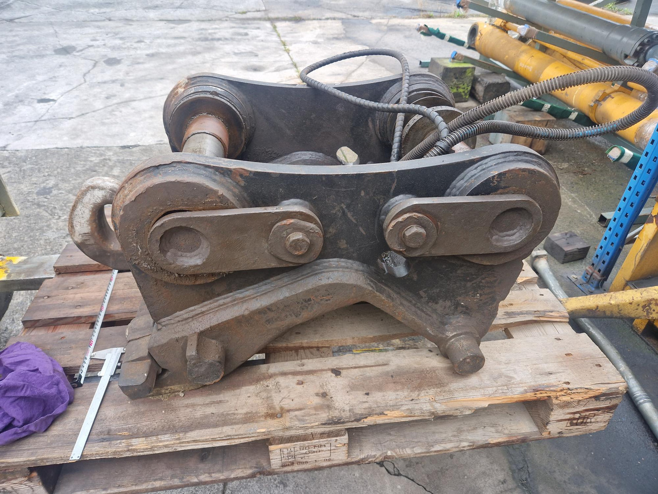 ENGANCHE RAPIDO HIDRAULICO CAT CW40 - Брза спојка за Градежна машина: слика 1 ENGANCHE RAPIDO HIDRAULICO CAT CW40 - Брза спојка за Градежна машина: слика 1