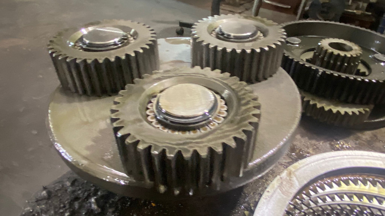 MANDO FINAL FAT450/044 LIEBHERR R954B - Конечен редуктор за Градежна машина: слика 3 MANDO FINAL FAT450/044 LIEBHERR R954B - Конечен редуктор за Градежна машина: слика 3