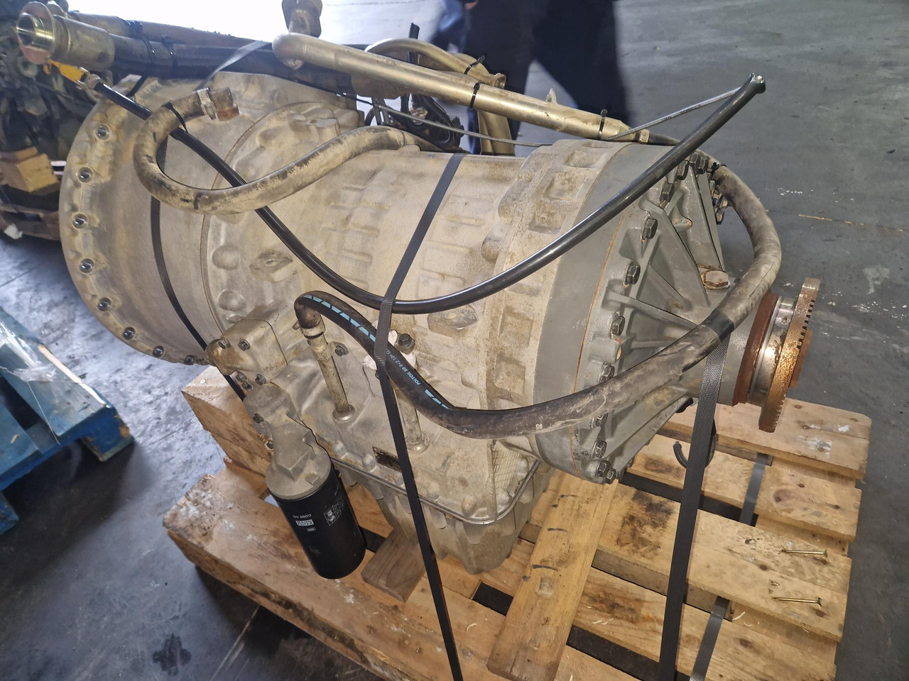 VOLVO PT1560 (VOLVO A25D) - Трансмисија за Зглобен истоварувач: слика 2 VOLVO PT1560 (VOLVO A25D) - Трансмисија за Зглобен истоварувач: слика 2