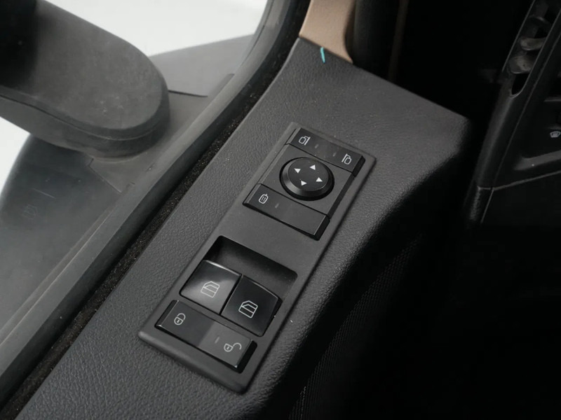 Камион влекач Mercedes-Benz Actros 1845: слика 14