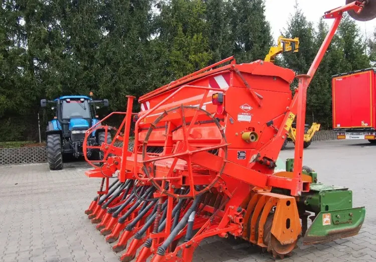 Agregat uprawowo-siewny Kuhn KE303 i INTEGRA 3000 2009 Agrebat uprawowo siewny, brona aktywna AMAZONE i KUHN - Комбајнска семенска дупчалка: слика 3 Agregat uprawowo-siewny Kuhn KE303 i INTEGRA 3000 2009 Agrebat uprawowo siewny, brona aktywna AMAZONE i KUHN - Комбајнска семенска дупчалка: слика 3