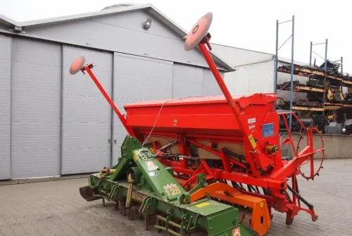 Agregat uprawowo-siewny Kuhn KE303 i INTEGRA 3000 2009 Agrebat uprawowo siewny, brona aktywna AMAZONE i KUHN - Комбајнска семенска дупчалка: слика 2 Agregat uprawowo-siewny Kuhn KE303 i INTEGRA 3000 2009 Agrebat uprawowo siewny, brona aktywna AMAZONE i KUHN - Комбајнска семенска дупчалка: слика 2